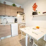 Sun7 -face Plage- Wifi-parking -piscine - Pros Servicesconciergerielagrandemotte