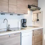 Sun7 -face Plage- Wifi-parking -piscine - Pros Servicesconciergerielagrandemotte Apartment