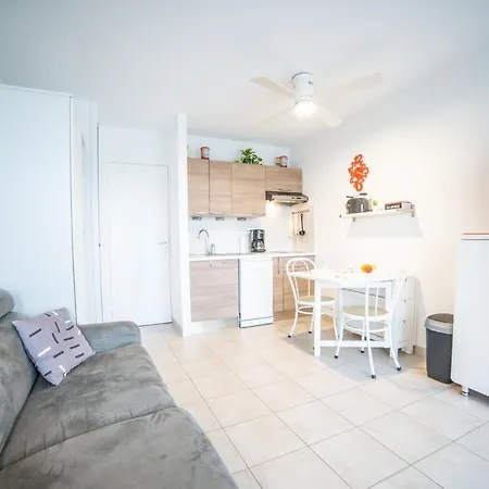 Sun7 -face Plage- Wifi-parking -piscine - Clim- Pros Servicesconciergerielagrandemotte Apartament