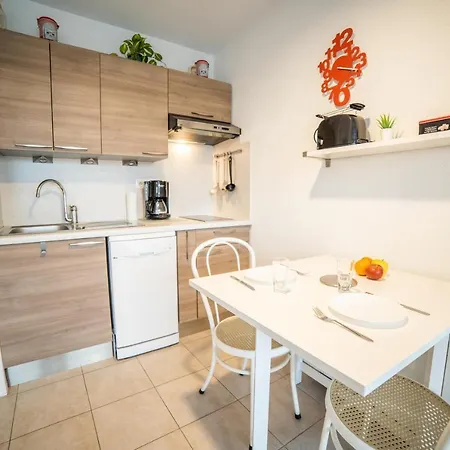 Sun7 -face Plage- Wifi-parking -piscine - Clim- Pros Servicesconciergerielagrandemotte