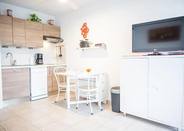 Sun7 -face Plage- Wifi-parking -piscine - Pros Servicesconciergerielagrandemotte *