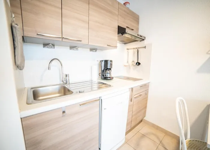 Sun7 -face Plage- Wifi-parking -piscine - Pros Servicesconciergerielagrandemotte *